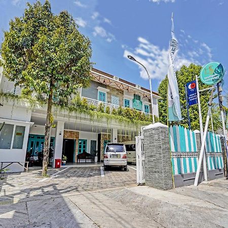 Capital O 91318 House Of Siti Boutique Homestay 젬벨 외부 사진